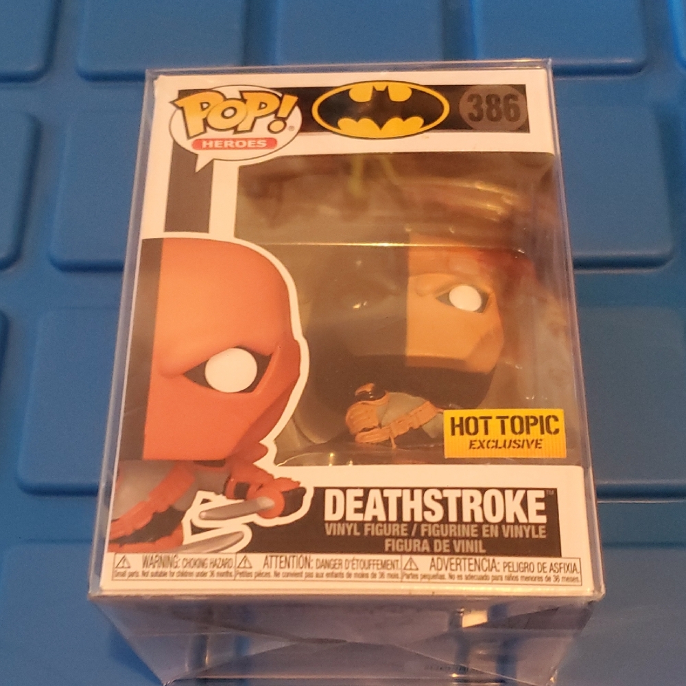 Batman Deathstroke #386 Funko Pop Hot Topic Exclusive